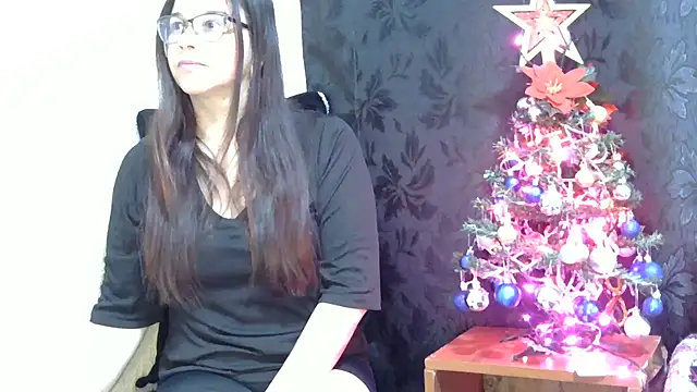 Snapshot of Novata chatting on 12-23-25, 01:58 Novata online show from 12-23-25, 01:58