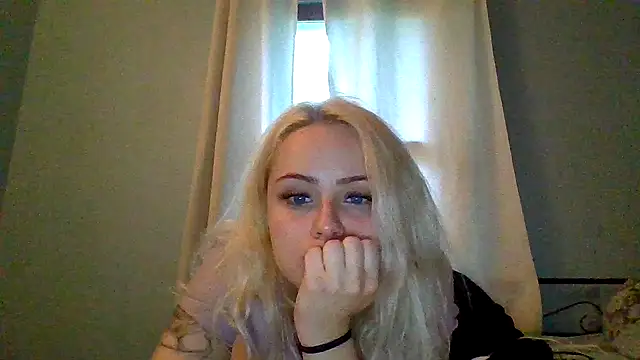 Snapshot of sluttypumpkin chatting on 06-09-26, 10:49 sluttypumpkin online show from 06-09-26, 10:49