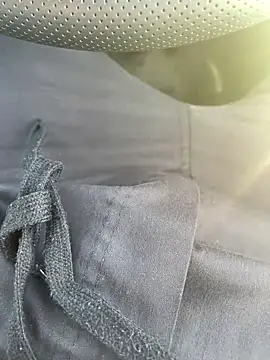 Snapshot of Smallcoco26 chatting on 03-18-25, 03:21 Smallcoco26 online show from 03-18-25, 03:21