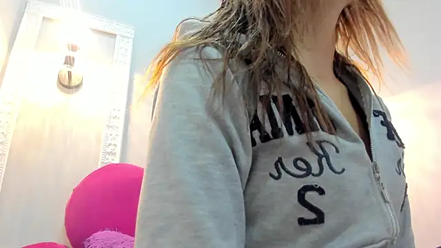 Bonniie 22 online show from 09-18-25, 01:24