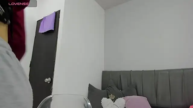 Bonniie 22 online show from 10-11-25, 10:47