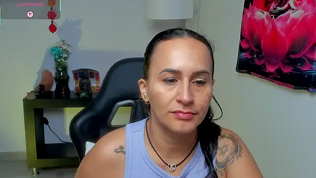 Sara Charmy online show from 06-01-26, 05:03