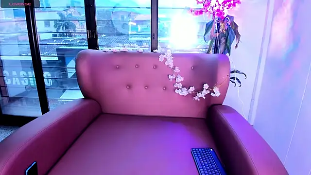 Snapshot of Mitsu_Kawii chatting on 11-20-25, 09:03 Mitsu Kawii online show from 11-20-25, 09:03