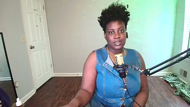 Snapshot of lovelyenigma365 chatting on 03-17-26, 06:00 lovelyenigma365 online show from 03-17-26, 06:00