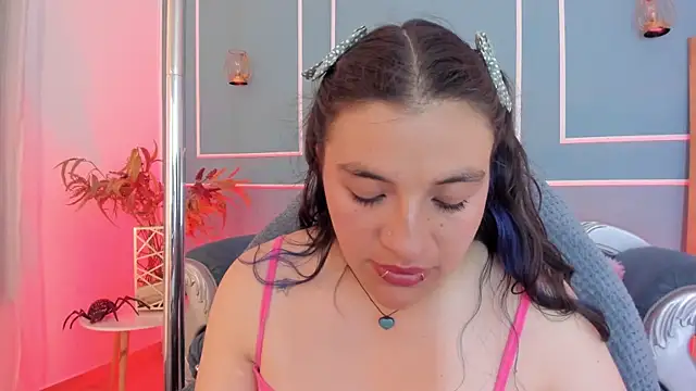 TaraTaylorr online show from 07-18-26, 02:38