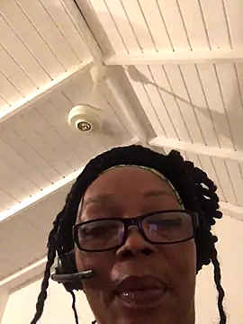 Ladyzee25 online show from 09-14-25, 04:00