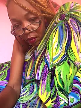 Ladyzee25 online show from 11-10-25, 08:52