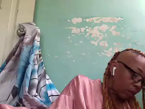 Ladyzee25 online show from 07-02-26, 06:14