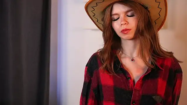 AmityDilley online show from 10-21-25, 06:47