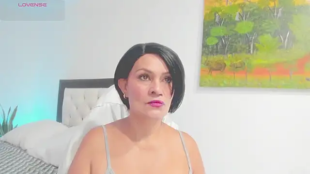 CarolinneFiotti online show from 02-12-26, 01:06