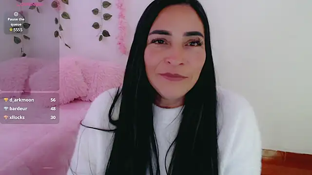 Snapshot of luna_lgomez_ chatting on 03-04-25, 01:06 luna lgomez  online show from 03-04-25, 01:06