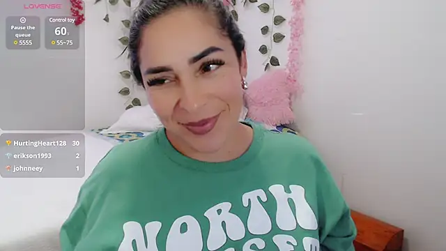 Snapshot of luna_lgomez_ chatting on 03-18-25, 02:15 luna lgomez  online show from 03-18-25, 02:15