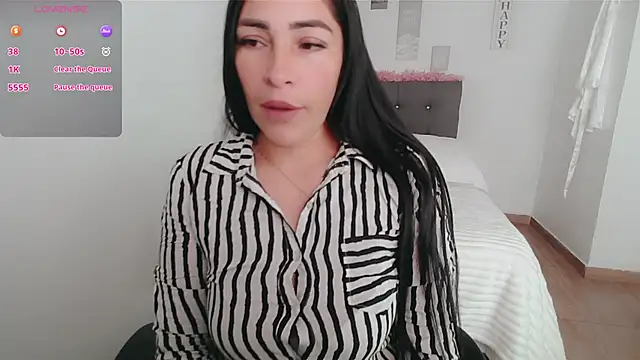 Snapshot of luna_lgomez_ chatting on 10-09-25, 12:14 luna lgomez  online show from 10-09-25, 12:14