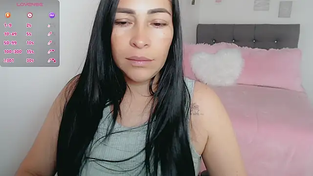 luna lgomez  online show from 03-04-26, 12:00