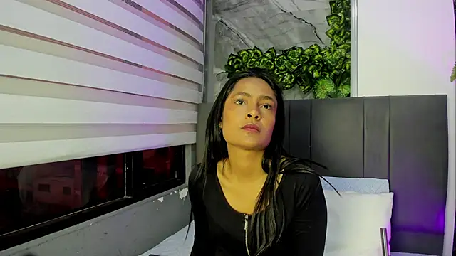 Fernanda liie  online show from 10-08-25, 12:25