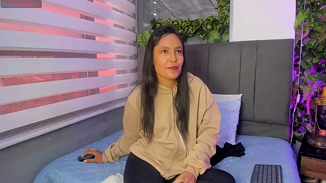 Fernanda liie  online show from 11-10-25, 12:48