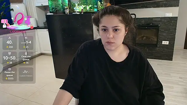 Layla- online show from 04-23-26, 09:41