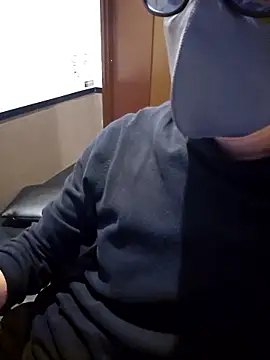 daaarin44 online show from 03-18-26, 05:10