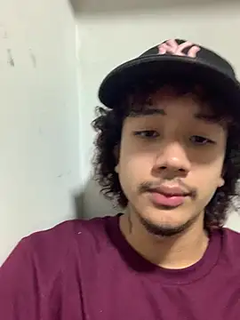 Snapshot of chillcol chatting on 03-05-25, 03:40 chillcol online show from 03-05-25, 03:40