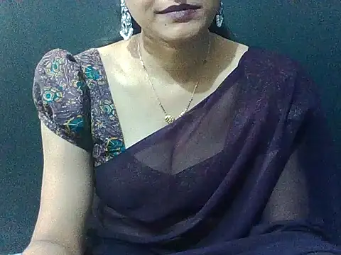 Snapshot of sugandha_bhabhi chatting on 01-11-26, 04:45 sugandha bhabhi online show from 01-11-26, 04:45