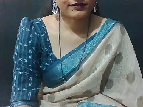 Snapshot of sugandha_bhabhi chatting on 01-14-26, 04:45 sugandha bhabhi online show from 01-14-26, 04:45