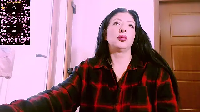 Snapshot of Alina_eve chatting on 05-12-26, 11:29 Alina eve online show from 05-12-26, 11:29