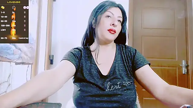 Snapshot of Alina_eve chatting on 05-20-26, 12:33 Alina eve online show from 05-20-26, 12:33