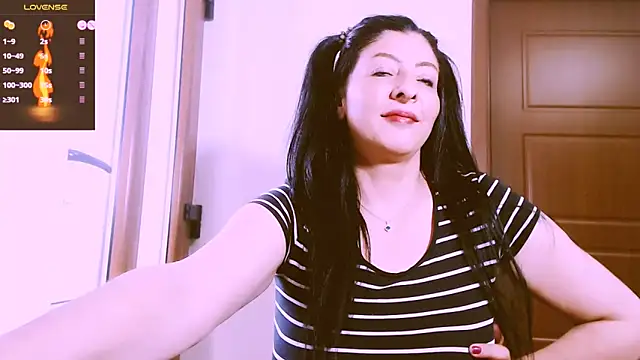 Snapshot of Alina_eve chatting on 05-24-26, 11:59 Alina eve online show from 05-24-26, 11:59