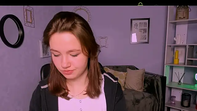 Snapshot of helli_belli chatting on 03-15-25, 02:56 helli belli online show from 03-15-25, 02:56