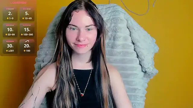 Snapshot of Fiona_Night chatting on 06-20-26, 11:35 Fiona Night online show from 06-20-26, 11:35