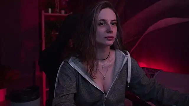 Snapshot of OliviaMcClean chatting on 11-22-25, 05:39 OliviaMcClean online show from 11-22-25, 05:39