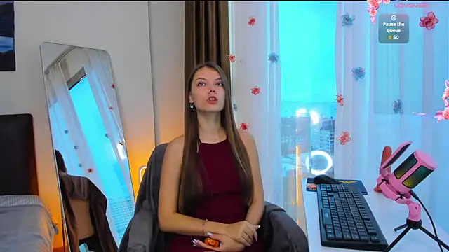 Alice neon online show from 10-01-25, 01:00