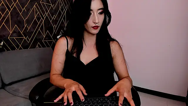 Snapshot of Tahara_Romanov chatting on 02-24-26, 05:44 Tahara Romanov online show from 02-24-26, 05:44