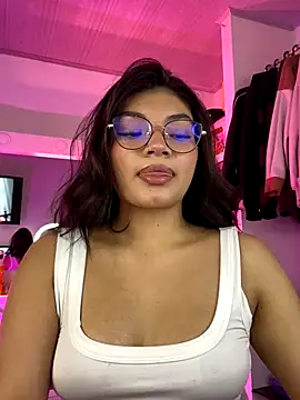 Snapshot of _Camilaaa_ chatting on 09-11-25, 06:30  Camilaaa  online show from 09-11-25, 06:30
