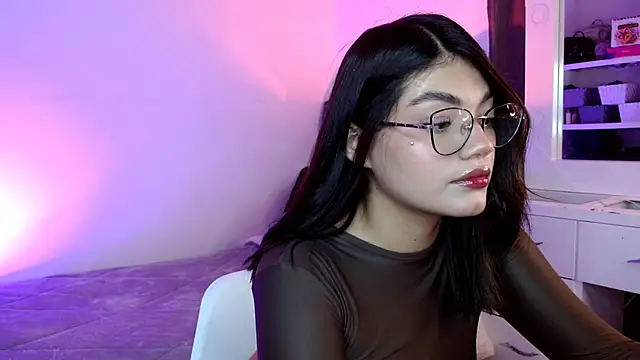 Snapshot of _Camilaaa_ chatting on 10-16-25, 03:07  Camilaaa  online show from 10-16-25, 03:07