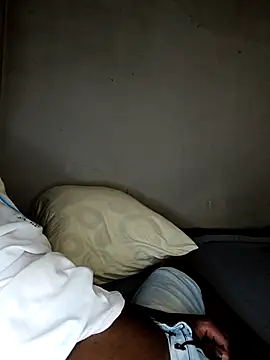 Snapshot of menzix96 chatting on 11-13-25, 06:40 menzix96 online show from 11-13-25, 06:40