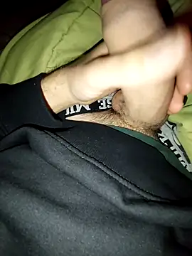 Snapshot of Cazzettostorto99 chatting on 10-13-25, 10:32 Cazzettostorto99 online show from 10-13-25, 10:32