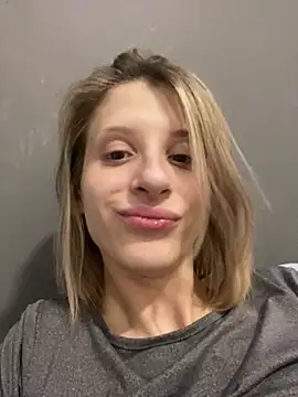 Snapshot of amorearte_m chatting on 03-01-25, 11:17 amorearte m online show from 03-01-25, 11:17