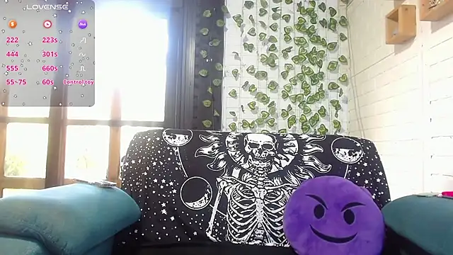 Snapshot of LiraSonnett chatting on 10-07-25, 09:12 LiraSonnett online show from 10-07-25, 09:12