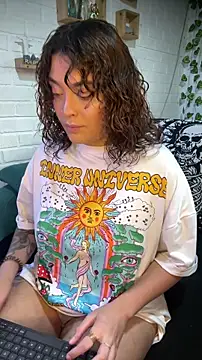 Snapshot of LiraSonnett chatting on 11-29-25, 09:18 LiraSonnett online show from 11-29-25, 09:18