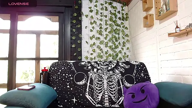 Snapshot of LiraSonnett chatting on 12-01-25, 09:09 LiraSonnett online show from 12-01-25, 09:09