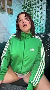 Snapshot of LiraSonnett chatting on 12-14-25, 09:08 LiraSonnett online show from 12-14-25, 09:08