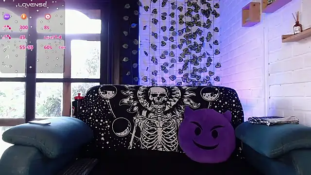 Snapshot of LiraSonnett chatting on 12-15-25, 09:08 LiraSonnett online show from 12-15-25, 09:08