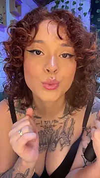 Snapshot of LiraSonnett chatting on 12-18-25, 09:10 LiraSonnett online show from 12-18-25, 09:10