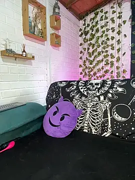 Snapshot of LiraSonnett chatting on 03-14-26, 09:09 LiraSonnett online show from 03-14-26, 09:09