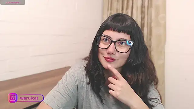 Laury uri online show from 03-17-26, 02:16