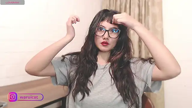 Laury uri online show from 03-18-26, 02:26