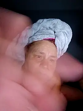 Snapshot of SpnzTnT chatting on 09-16-25, 03:51 SpnzTnT online show from 09-16-25, 03:51