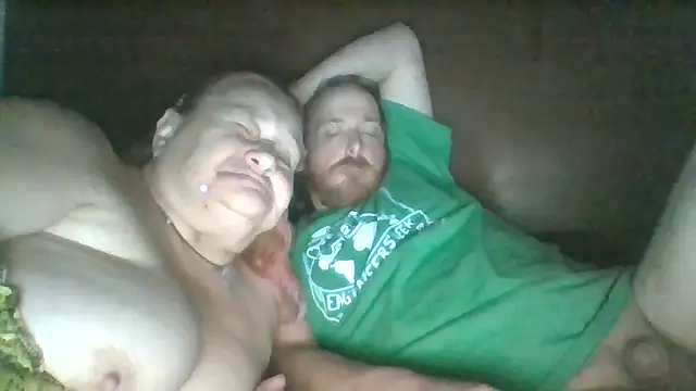 Snapshot of SpnzTnT chatting on 10-09-25, 06:55 SpnzTnT online show from 10-09-25, 06:55