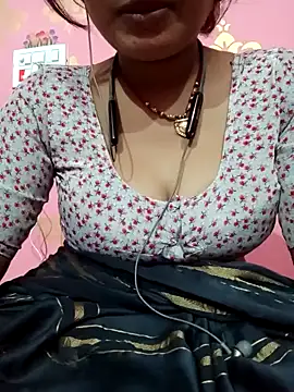 Snapshot of Beautiful_Puja chatting on 03-08-25, 12:41 Beautiful Puja online show from 03-08-25, 12:41